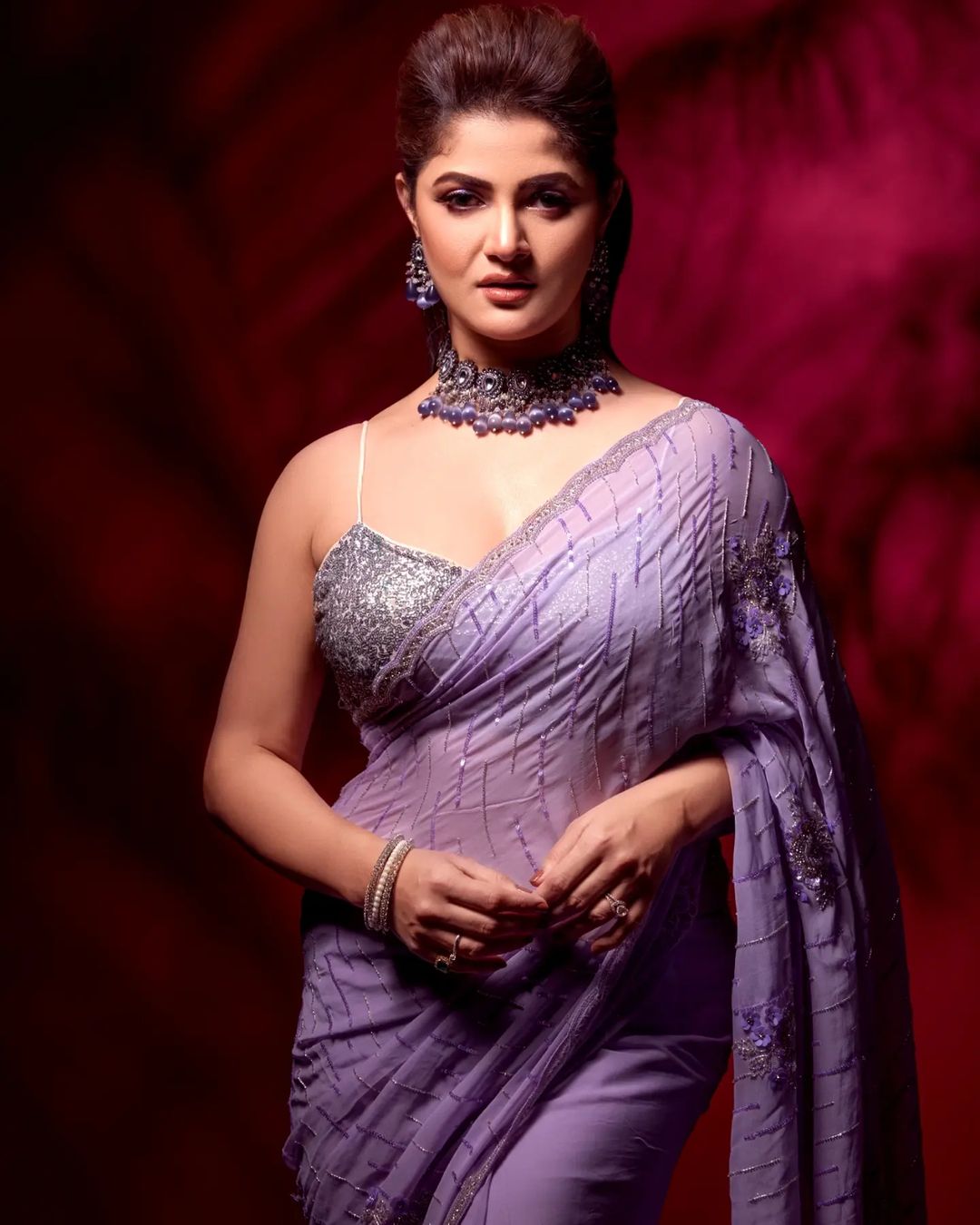 Bengali Srabanti Xx Video Hot - Srabanti Chatterjee looks stunning and sexy in saree; See the pictures