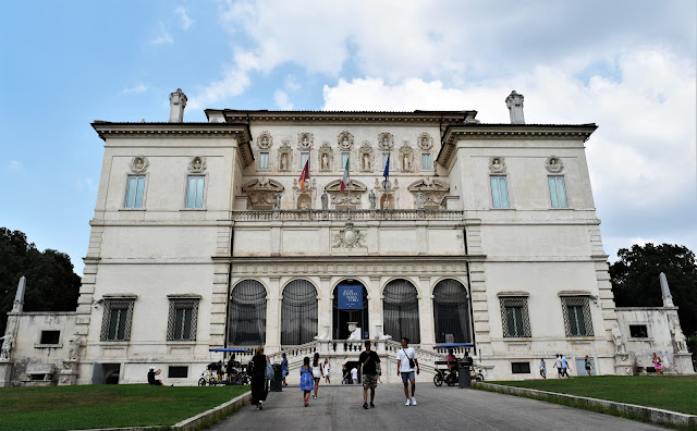 Frente da Galeria Borghese