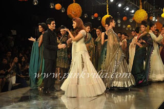 Aishwarya Rai Bachchan Ramp Walk at HDIL India Couture Week5