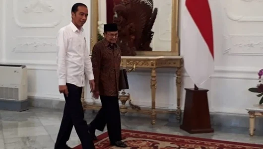 Habibie Ucapkan Selamat ke Jokowi