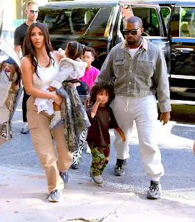 Kim, Kanye và các con.