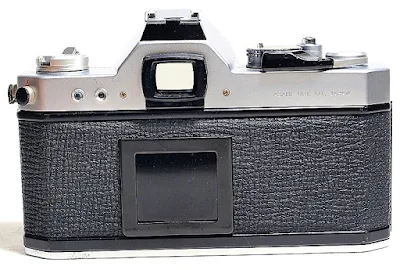 Pentax K2, Back