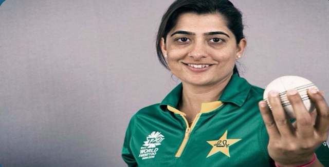 Which of these is Pakistani women's cricket team captain?