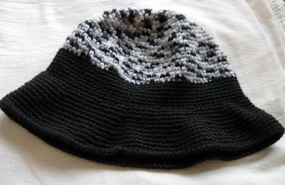 https://www.etsy.com/listing/259899575/crochet-black-gray-and-white-two-tone?ref=shop_home_feat_1