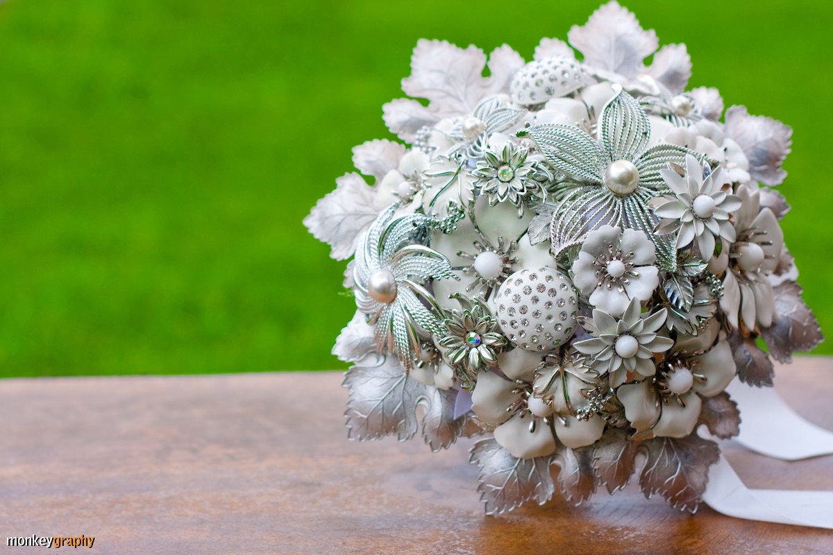 brooch bridal bouquet