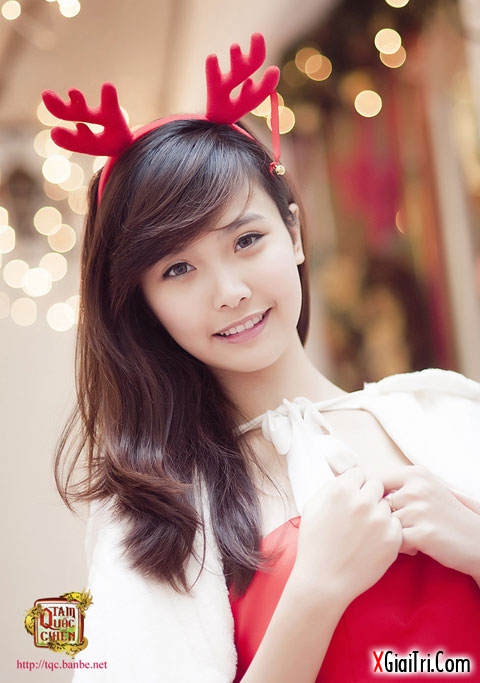 Giáng sinh ấm áp với hotgirl