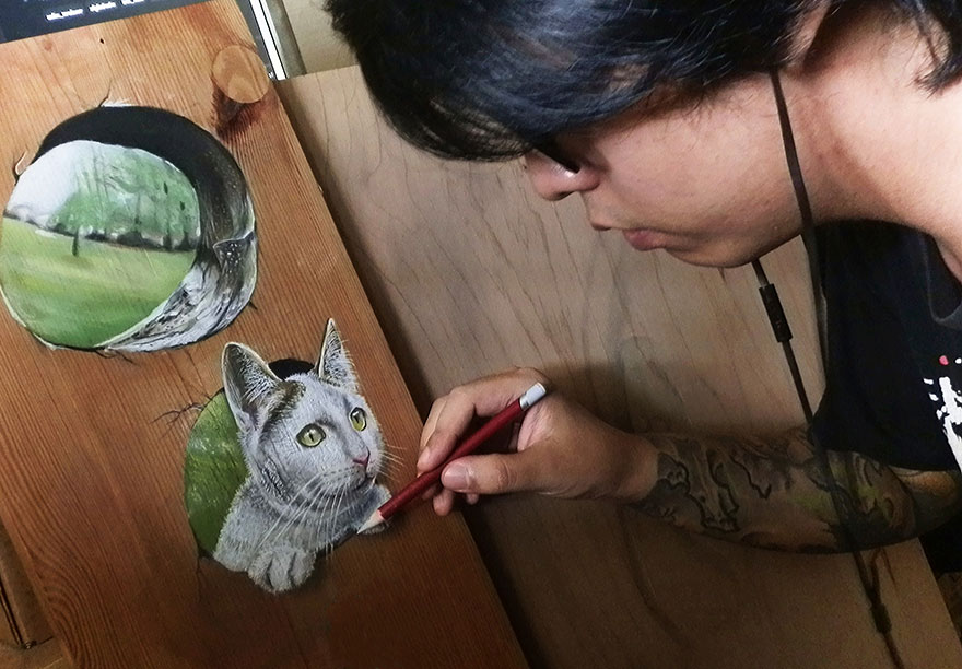 Artist Draws Jaw-Dropping Hyper-Realistic Illustrations On Wooden Boards