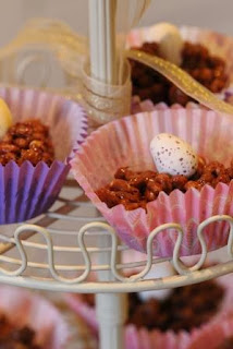 http://www.lifeofpottering.co.uk/2014/02/rice-crispie-cakes.html