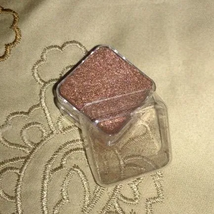 The Body Shop Shimmer Cubes 'Sugar Plum (07)' Review and Swatches