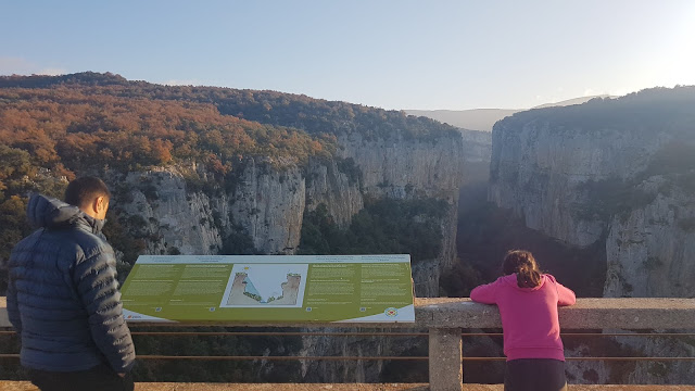 jaca-navarra-olite-foz-de-lumbier-arbayun-nacedero-urrederra-mendukilo-nens-niños