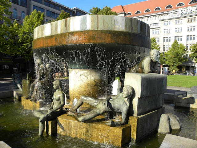 Fountain at KaWeDE