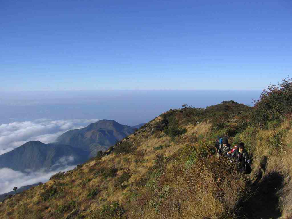 Misteri Gunung Lawu yang Tidak Masuk Akal