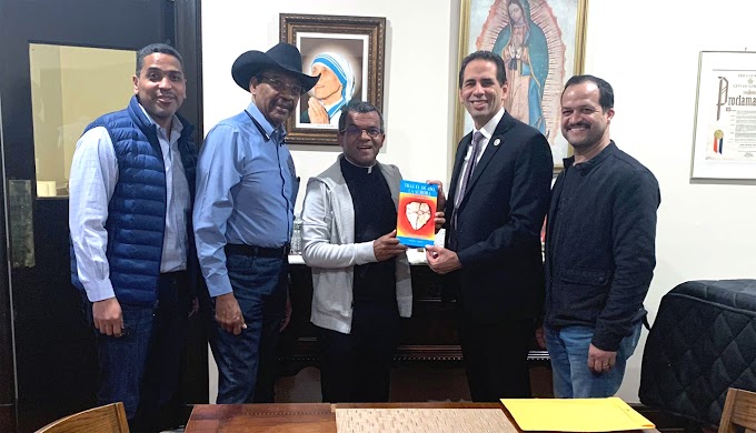 El padre Fajardo, líderes políticos y empresario abordan soluciones a problemas de dominicanos en El Bronx 