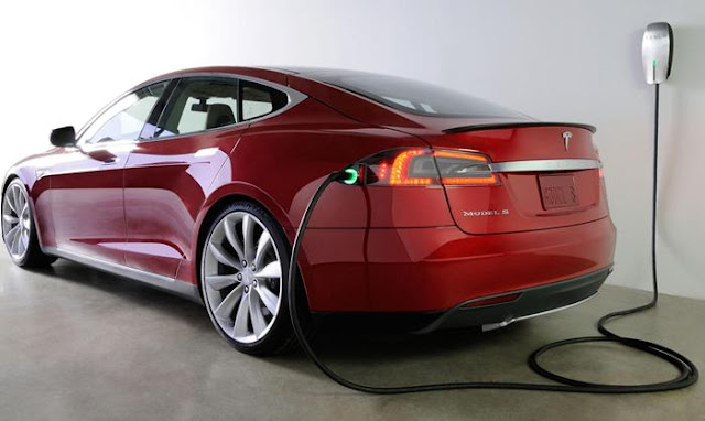 Mobil Listrik Tesla Model S 2015