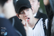 Cute Of BaekHyun EXOK At Airport ლ(≧ .