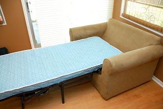... mac.com: Oversized Chair/Love Seat with TWIN hide-a-bed! $300