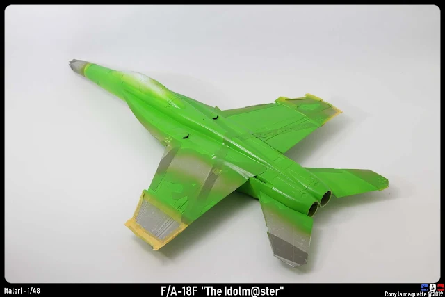 Réalisation de la peinture du F/A 18 Idolmaster d'Italeri