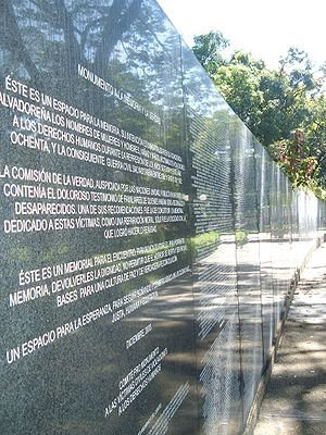 FMLN reitera perdón en conmemoración de firma de paz