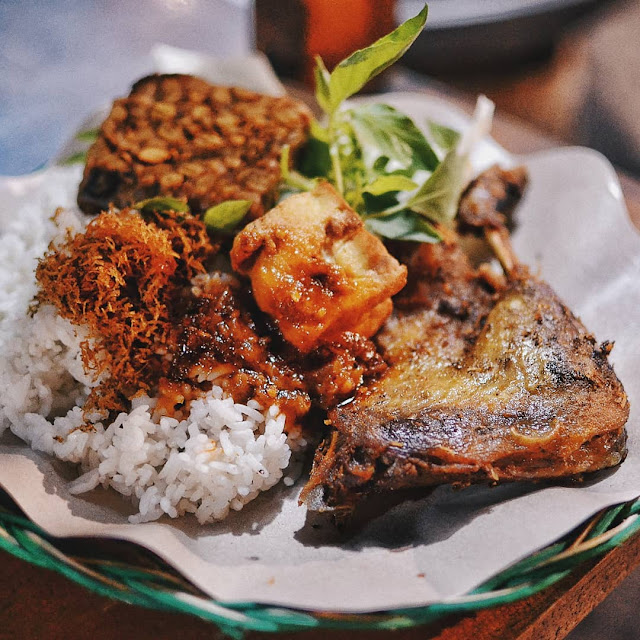 Warung Bebek Purnama Surabaya Kuliner Legendaris Yang Tak Punya Cabang Cahaya Malam