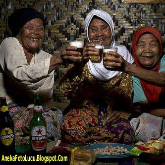 Image Foto Lucu Nenek Lagi Minum Bir Download Download