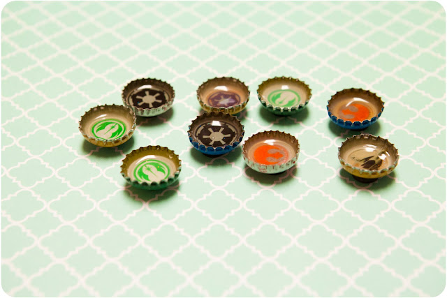 Bottle Caps Pushpins & Magnets - www.thelifeofawannabesupermom.blogspot.com