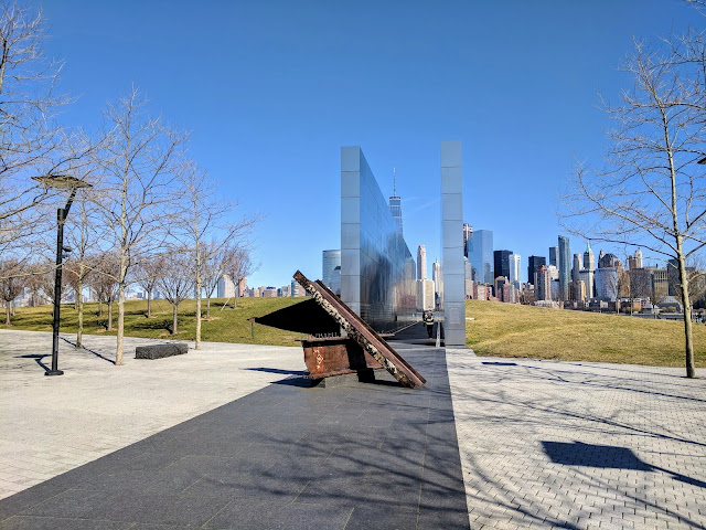 Порожнє Небо. Джерсі-Сіті. Нью-Джерсі (Empty Sky. Jersey City, NJ)