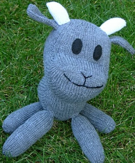 http://translate.google.es/translate?hl=es&sl=en&tl=es&u=http%3A%2F%2Fkimberlychapman.com%2Fcrafts%2Fknit-patterns-frankgoat.html