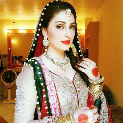 Pakistani Famous Actress and Model Aiza Khan