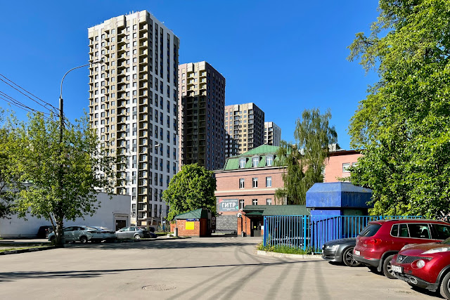 Хорошёвское шоссе, улица Маргелова, дворы, строящийся жилой комплекс «Авиатика»