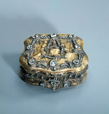 antique snuff box