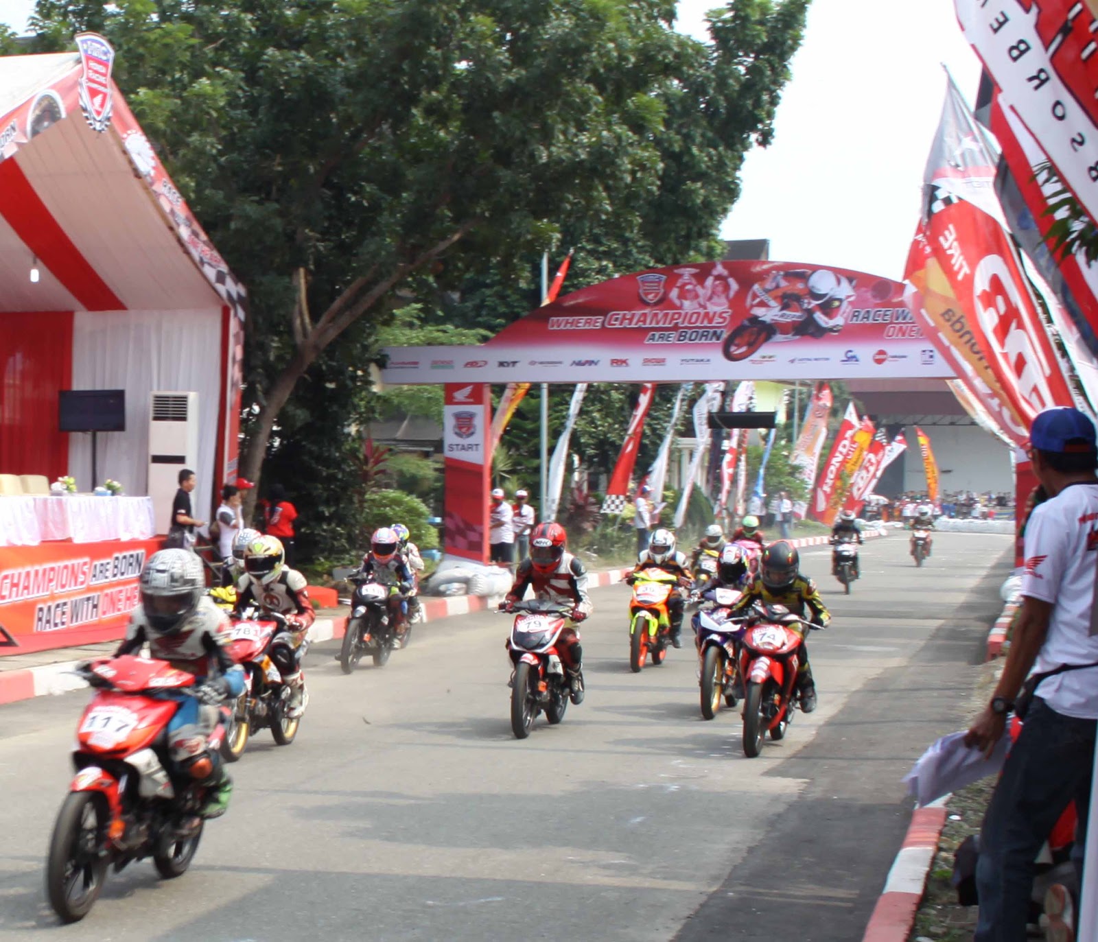 Horas Hondaku Berkomitmen Kembangkan Balap Di Sumut Honda Gelar