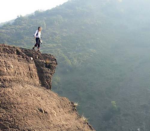 hornyberat.blogspot.com - Kota Indah Di Atas Lereng Gunung