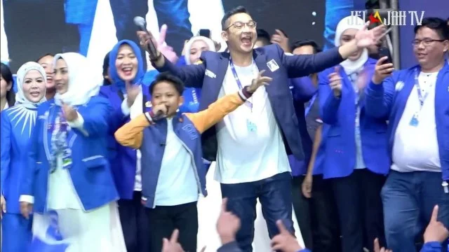 Kemarin Menghujat Habis-habisan, Kini Pasha Ungu Terciduk Nyanyi Bareng Farel Prayoga, Netizen: Menjilat Ludah Sendiri!