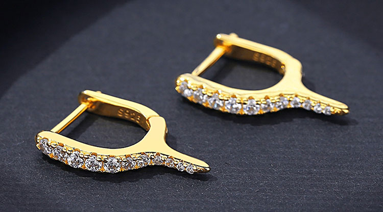 個性風黛碧 925純銀鋯石耳環