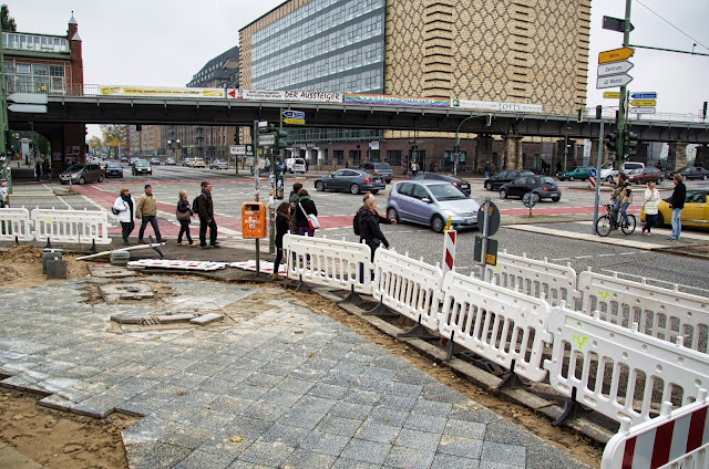 Baustelle Ostkreuz Friedrichshain, Warschauer Straße / Mühlenstraße, Neugestaltung "Grünes Tor", 10243 Berlin, 12.10.2013