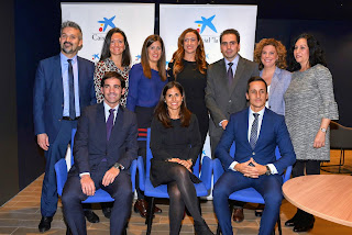 Equipo de la nueva sucursal de CaixaBank