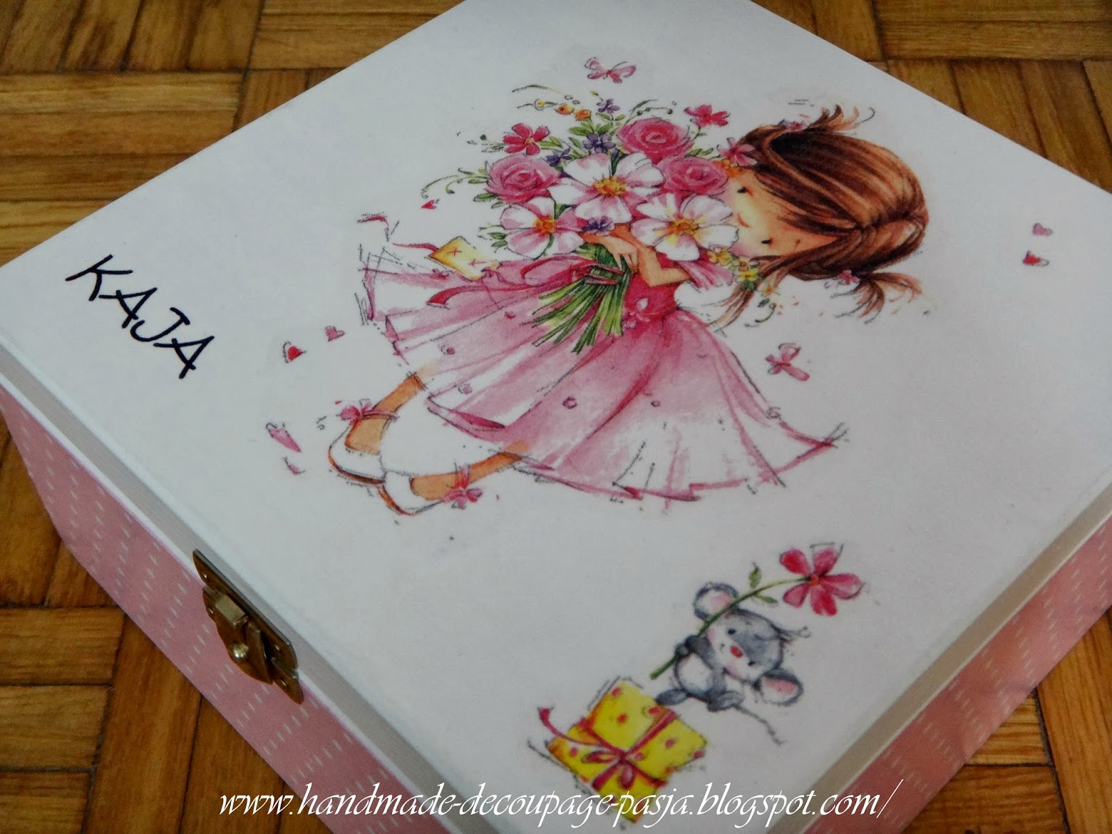 http://handmade-decoupage-pasja.blogspot.com/2014/01/memory-box-dla-coreczki.html