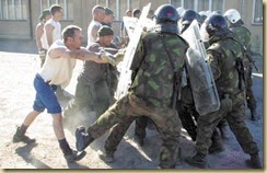 Finnish_military_riot_control[1]