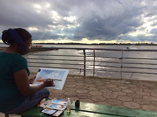 Sandra Nunes aquarelando no Guaíra