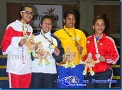 Grecia Arango oro en karate -59kg