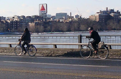 winter cyclists Boston KHS Green lady frame
