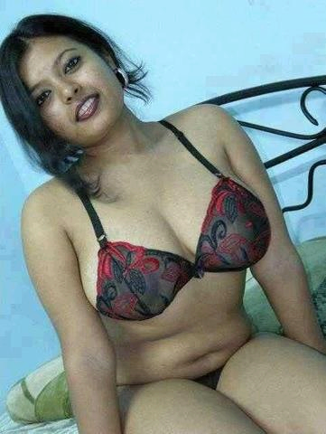 406034 531214906897098 1701037159 n Horny Sexy Indian Desi Girls Exposing Their Big Assets and Busty Cleavage