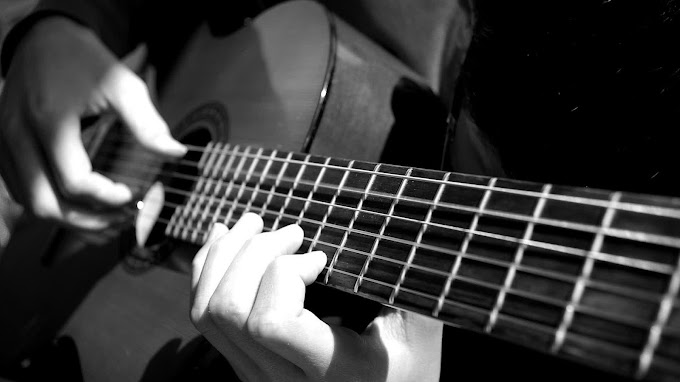 Koleksi Lirik dan Chord Lagu yang Mudah Untuk Belajar Main Gitar