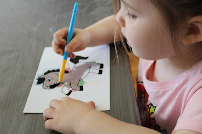 le coloriage à l'eau une activité amusante