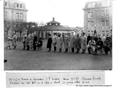 Photo noir et blanc : militaires