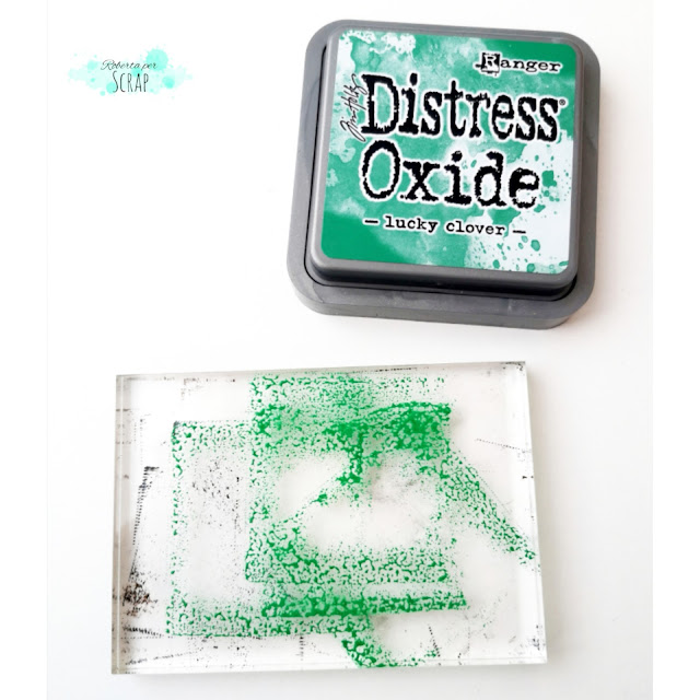 timbri-tutorial-colorazione-con-distress-oxide-lucky-clover-scrap-scrapbooking