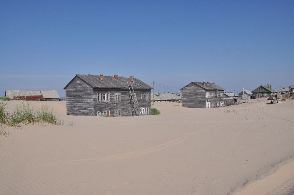 shoyna-sand-buried-3
