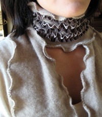 neck scarf cropped tight