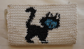 free crochet wallet pattern, free crochet cat tapestry pattern, free crochet clutch pattern