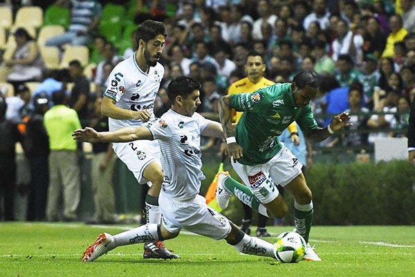 León supo capitalizar sus oportunidades para conseguir la victoria de 3-0 sobre Santos